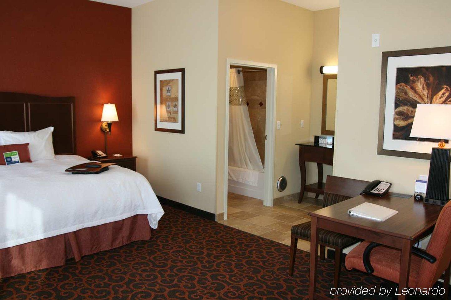Hampton Inn & Suites Watertown Værelse billede
