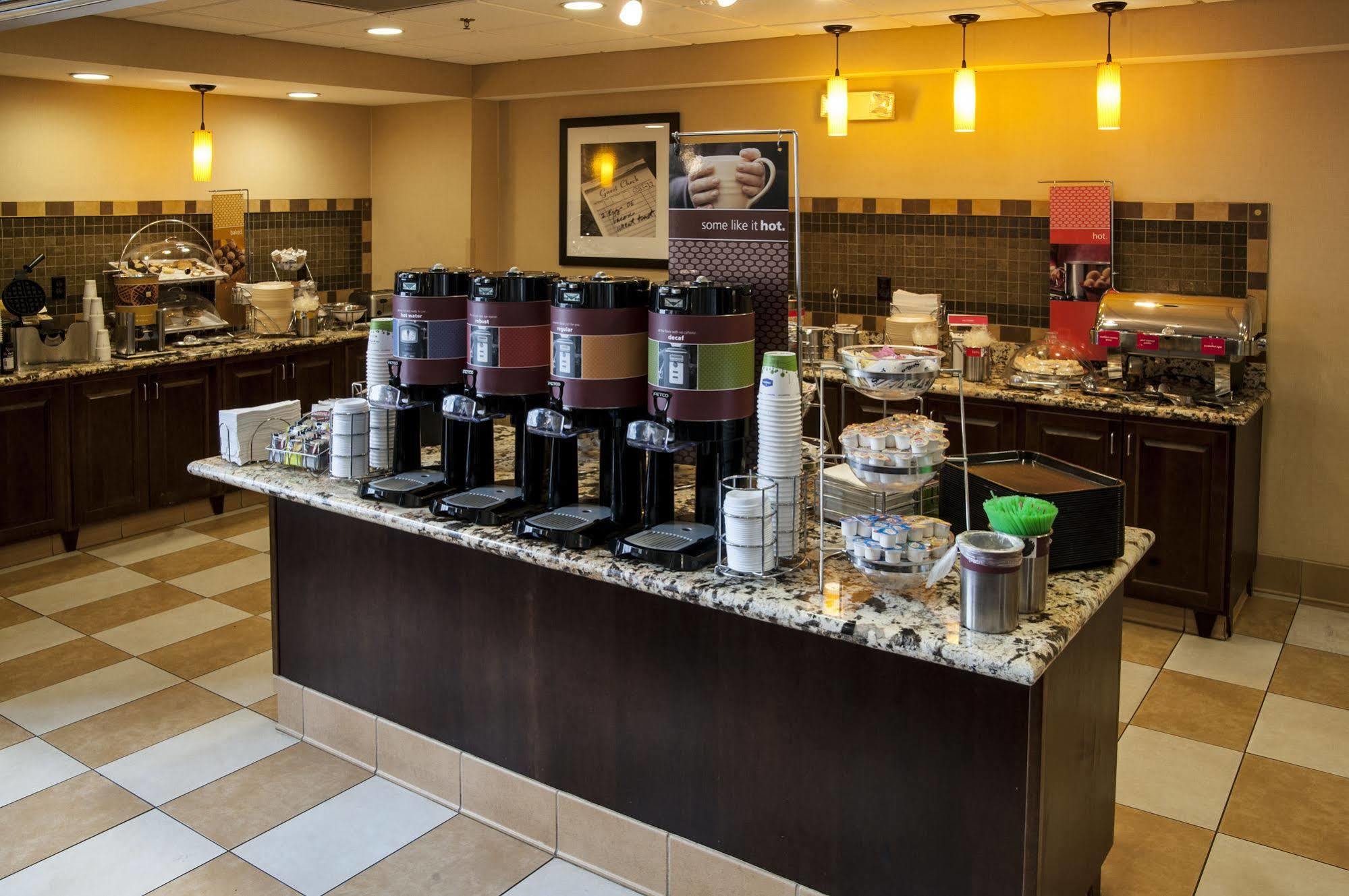 Hampton Inn & Suites Watertown Eksteriør billede
